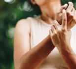 זרמים בכף היד - תמונת אווירה